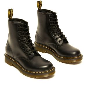 DOC MARTENS Boots (1460W)